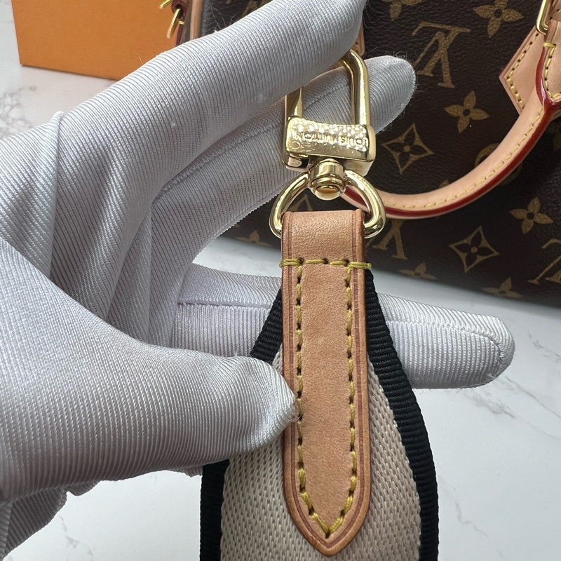 💗香緹國際精品💗 729 LV Speedy20 黑肩帶-18