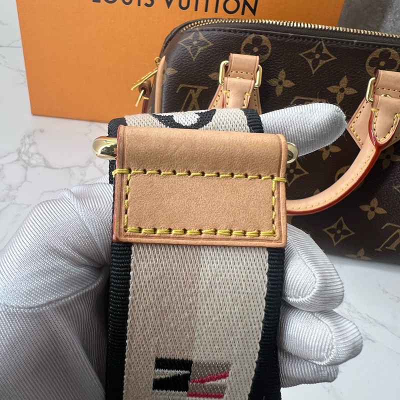 💗香緹國際精品💗 729 LV Speedy20 黑肩帶-19