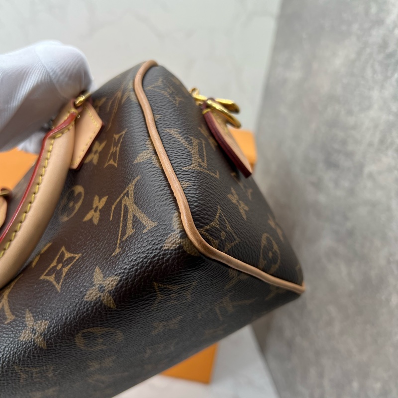 💗香緹國際精品💗 729 LV Speedy20 黑肩帶-21