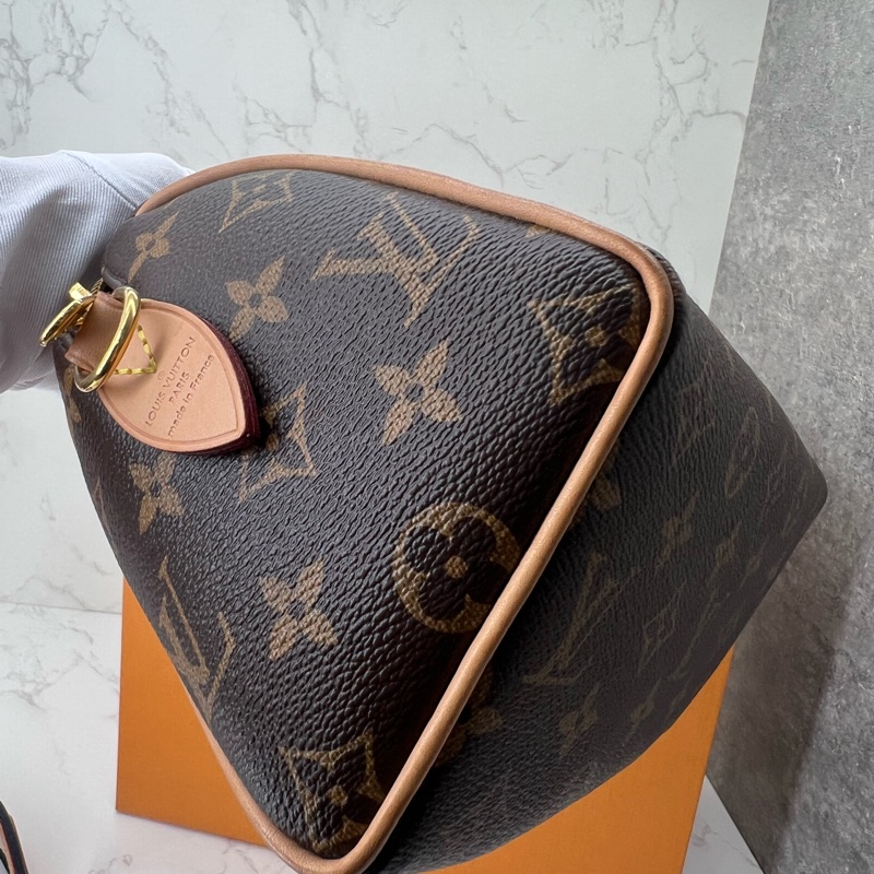 💗香緹國際精品💗 729 LV Speedy20 黑肩帶-24