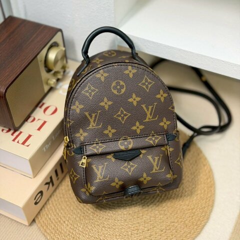 (近全新、全配✨送禮等級)🏷LV 路易威登．Mini小書包 新款拉鍊 芯片款 M44873