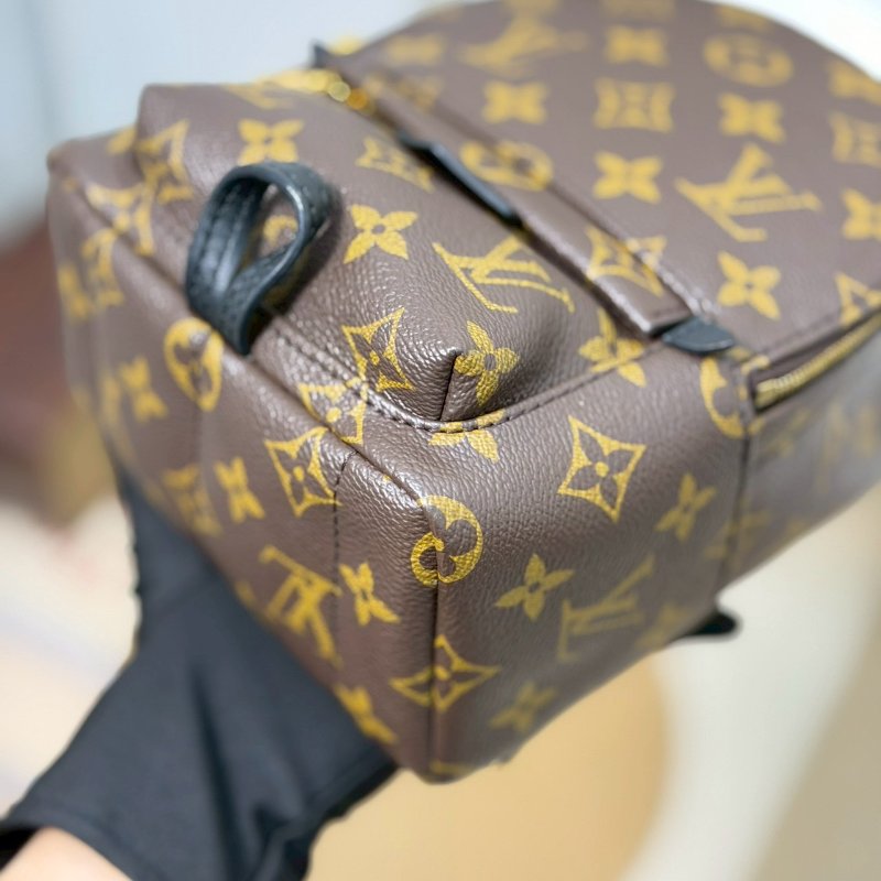 (近全新、全配✨送禮等級)🏷LV 路易威登．Mini小書包 新款拉鍊 芯片款 M44873-5