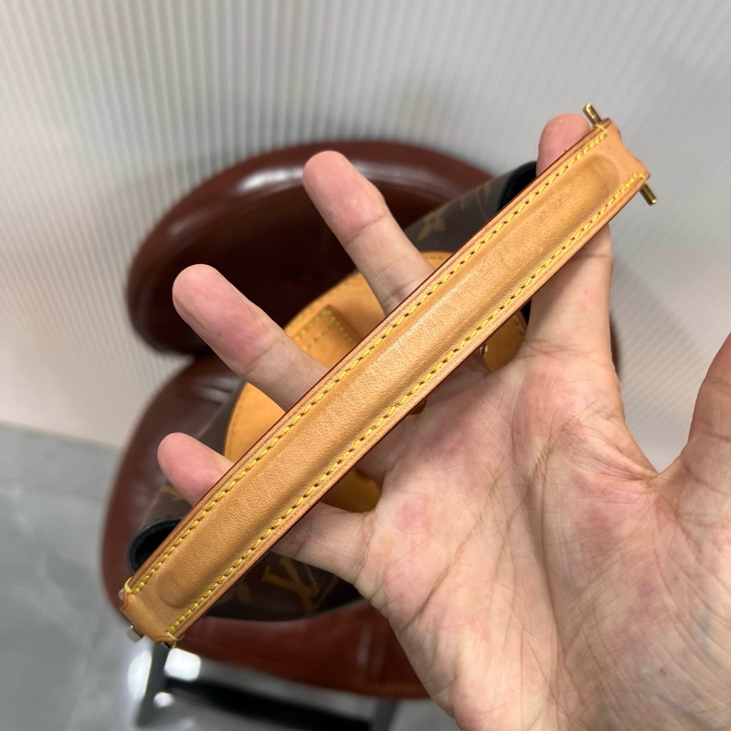 LV 路易威登 Duffle 老花薯條包 有長肩帶 尺寸14×14×21cm 22年芯片款 97新-7