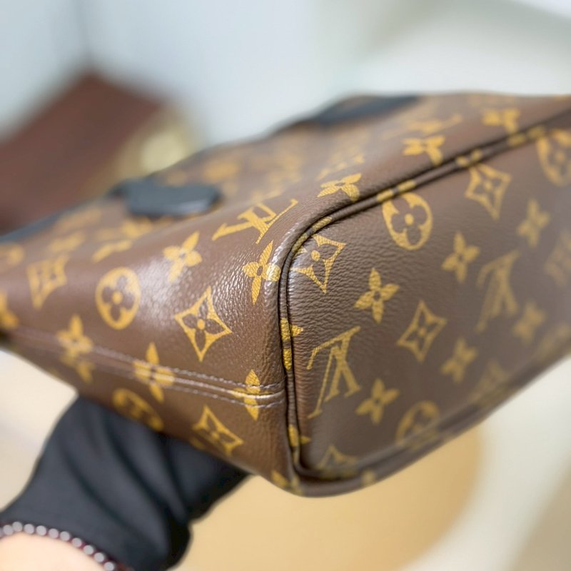 (全網只有這一顆✨！)🏷LV 路易威登．Neverfull Inside Out MM 雙面小托特 芯片款 M28347-4