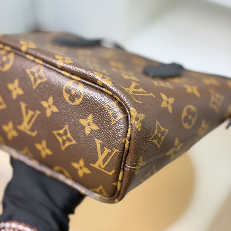 (全網只有這一顆✨！)🏷LV 路易威登．Neverfull Inside Out MM 雙面小托特 芯片款 M28347-7