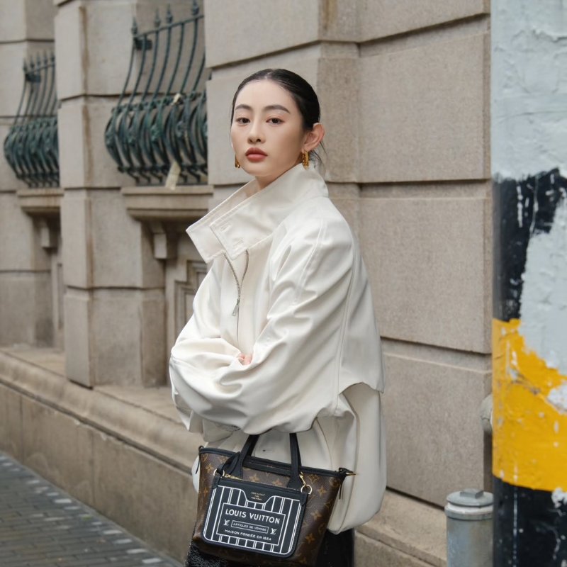 (全網只有這一顆✨！)🏷LV 路易威登．Neverfull Inside Out MM 雙面小托特 芯片款 M28347-21