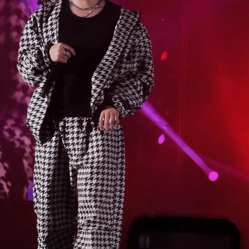 💎Han's house精品服飾💎Burberry 戰馬 千鳥格 長褲 機能防風水 原價52000-2