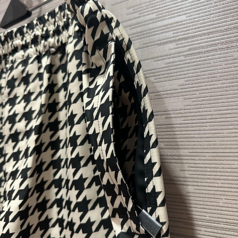 💎Han's house精品服飾💎Burberry 戰馬 千鳥格 長褲 機能防風水 原價52000-4