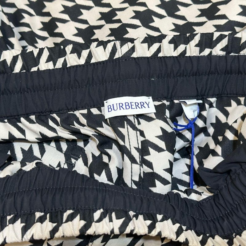 💎Han's house精品服飾💎Burberry 戰馬 千鳥格 長褲 機能防風水 原價52000-9