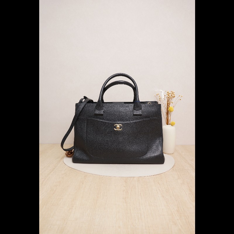 CHANEL Cerf 手提公文包黑金荔枝紋牛皮-0