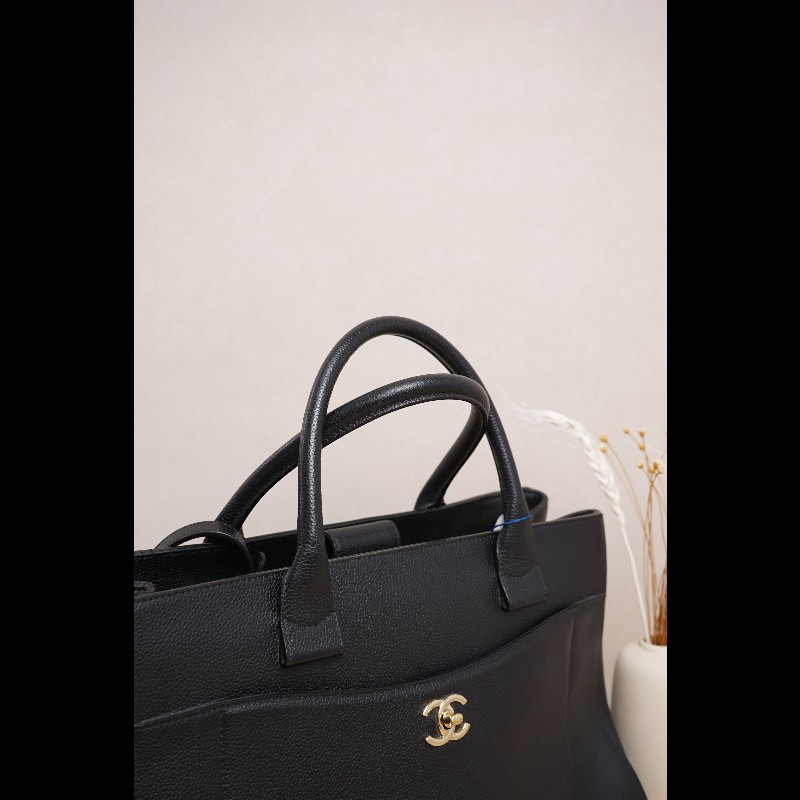 CHANEL Cerf 手提公文包黑金荔枝紋牛皮-9