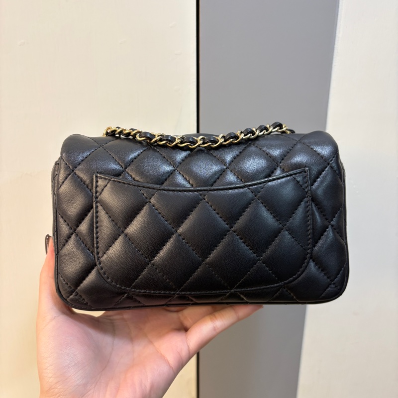 Chanel 黑羊皮金釦mini coco-3