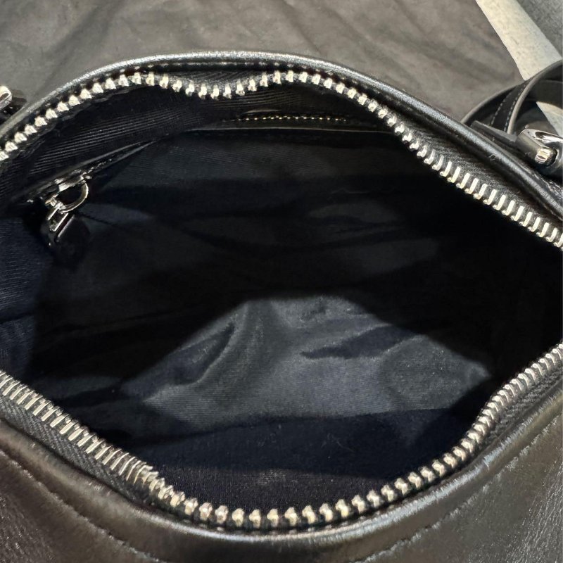 💎Han's house精品服飾💎GIVENCHY 紀梵希 Logo皮 包 背帶可拆-5