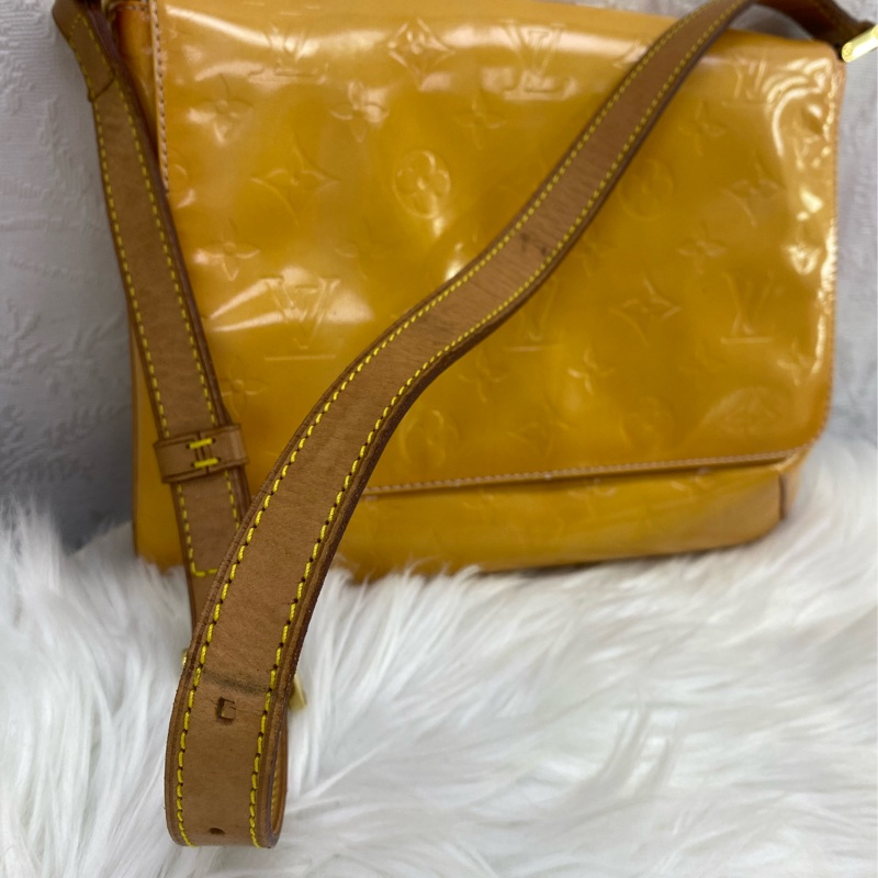 Louis Vuitton Shoulder bag-1