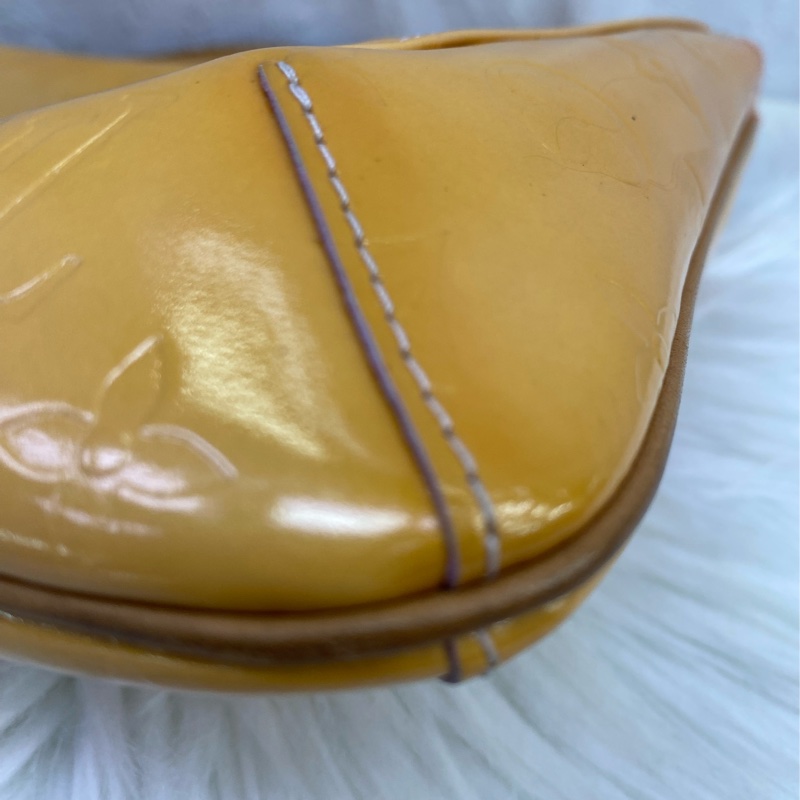 Louis Vuitton Shoulder bag-12