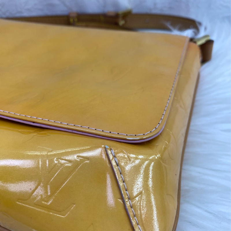 Louis Vuitton Shoulder bag-16