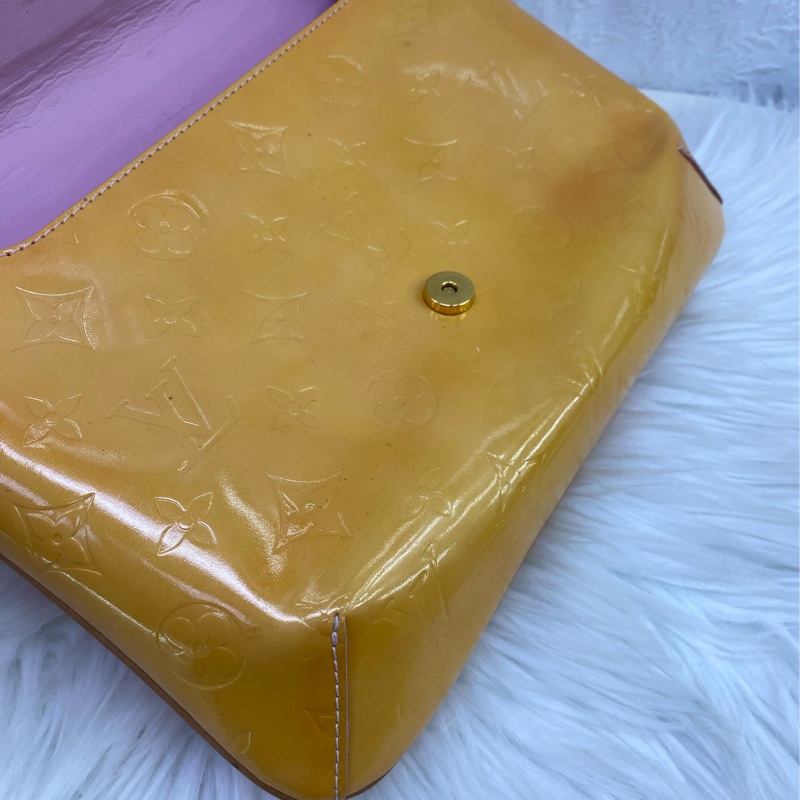 Louis Vuitton Shoulder bag-21