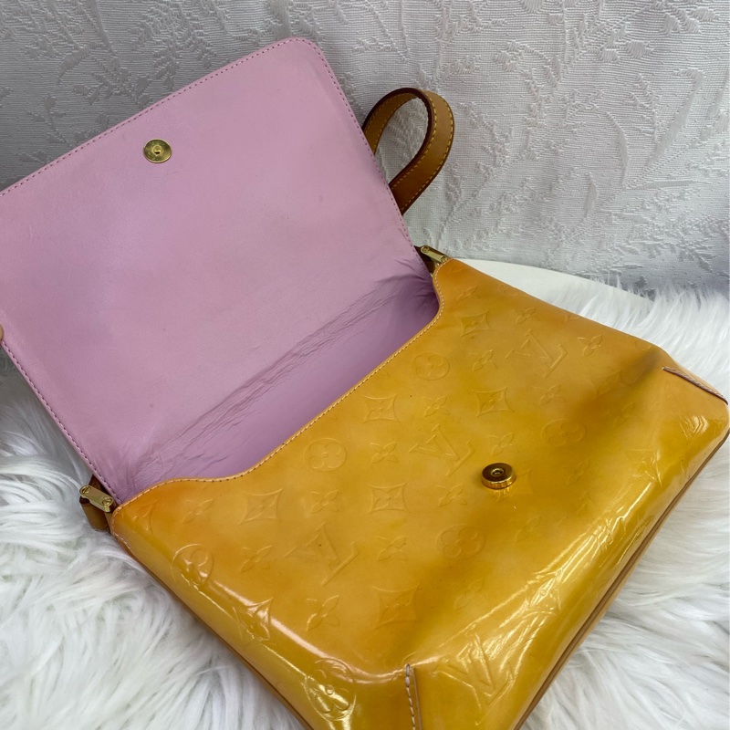 Louis Vuitton Shoulder bag-22