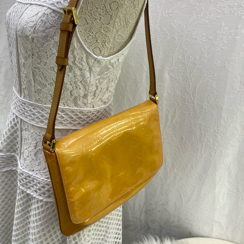 Louis Vuitton Shoulder bag-24