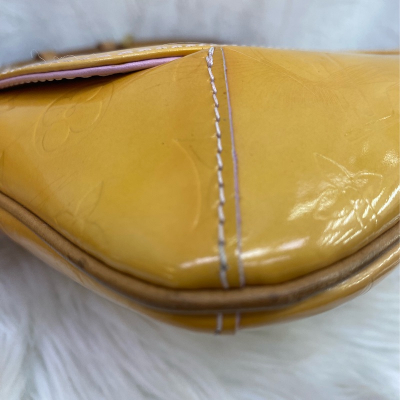 Louis Vuitton Shoulder bag-32