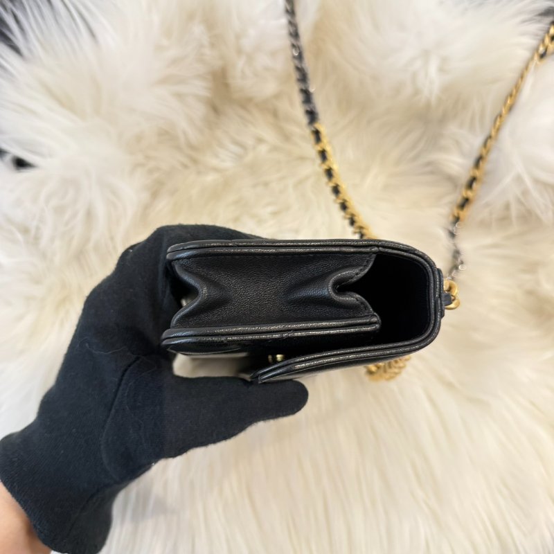 香奈兒 19 Mini Woc 黑金扣-7