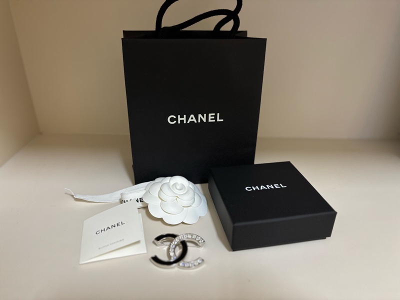 CHANEL 水鑽珐琅胸針-0