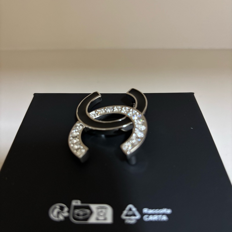 CHANEL 水鑽珐琅胸針-3