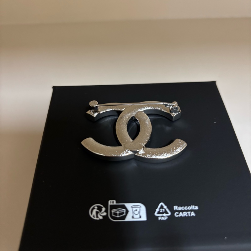 CHANEL 水鑽珐琅胸針-4