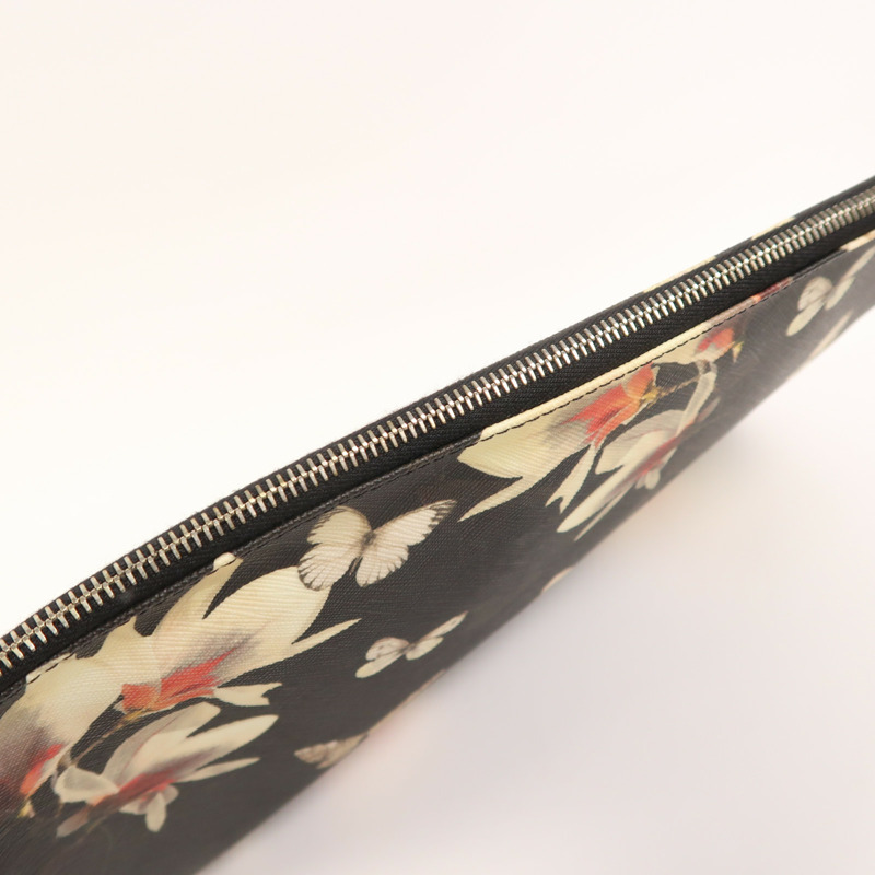 GIVENCHY 皮革Pouch金扣手拿包-13