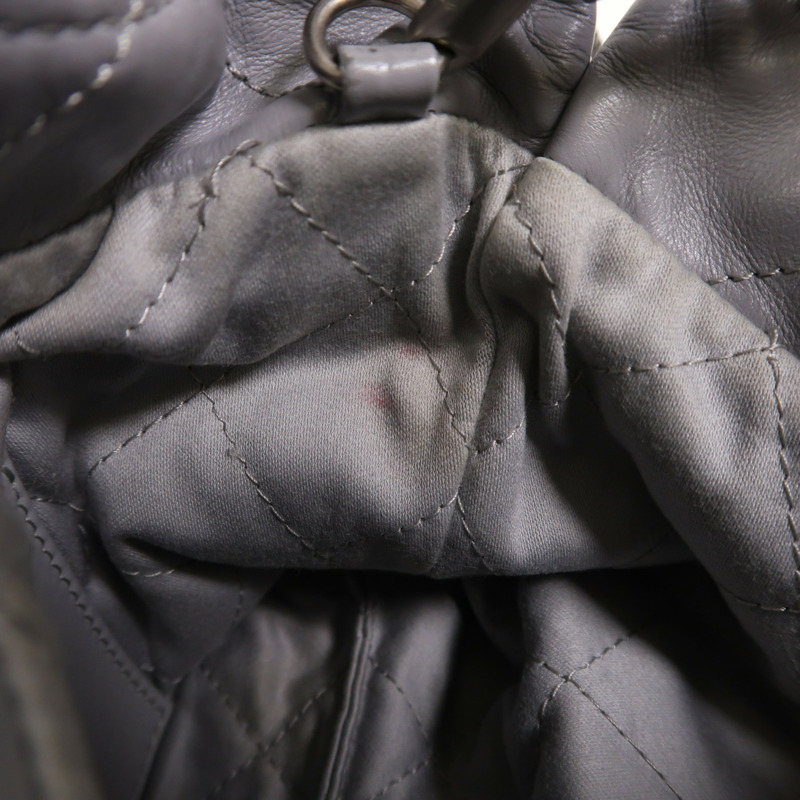 CHANEL 牛皮皮革Chanel 22 Mini銀扣手挽肩背兩用袋-15