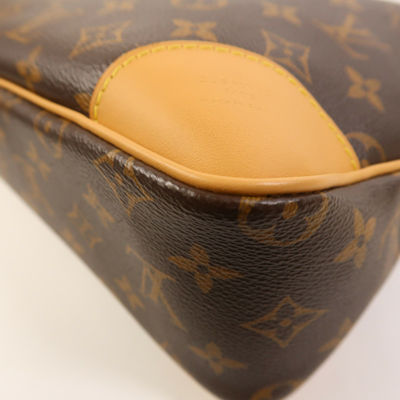 LOUIS VUITTON Monogram Odeon金扣肩背袋-11