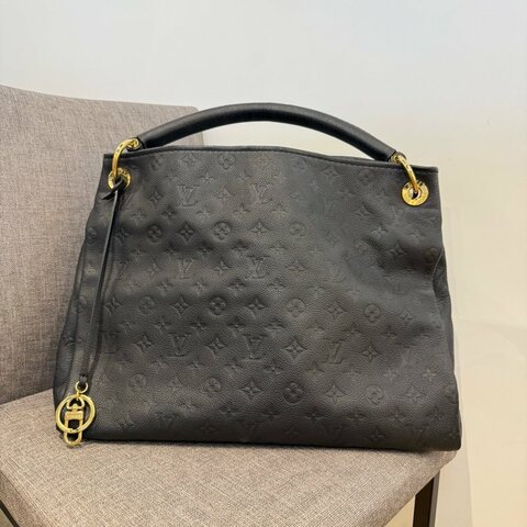 LV黑壓花手提袋