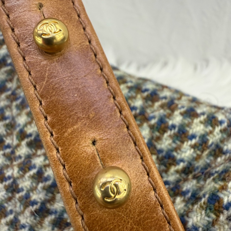 Chanel Tweed handbag-3