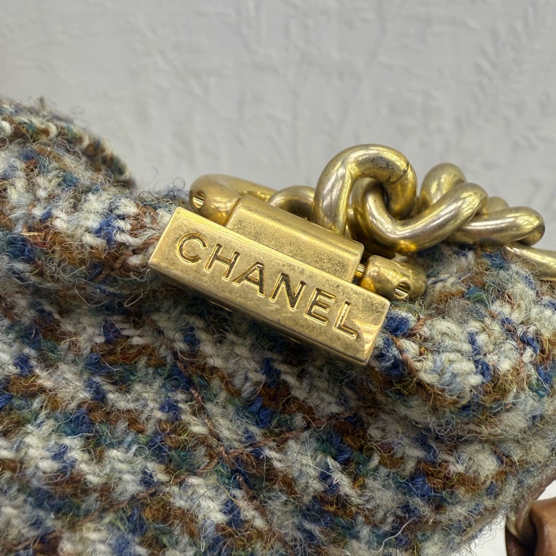 Chanel Tweed handbag-4