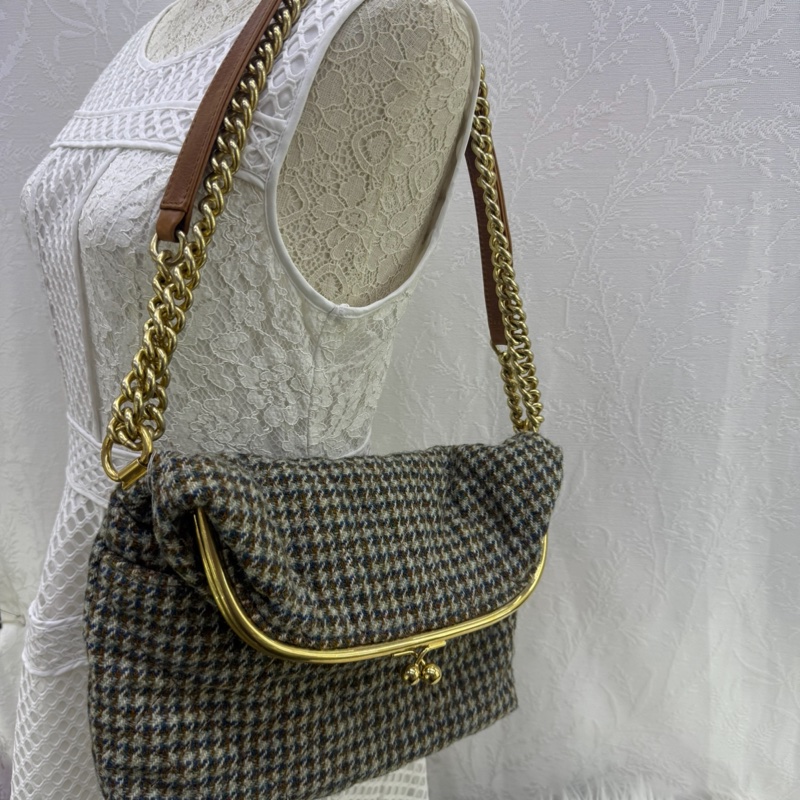 Chanel Tweed handbag-8