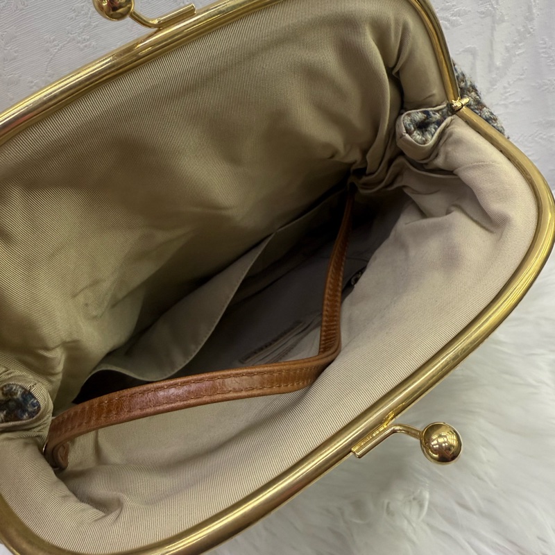 Chanel Tweed handbag-12