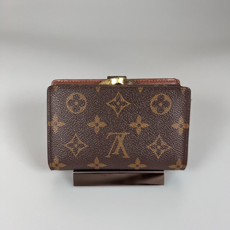 LV M61674  老花扣式中夾-1