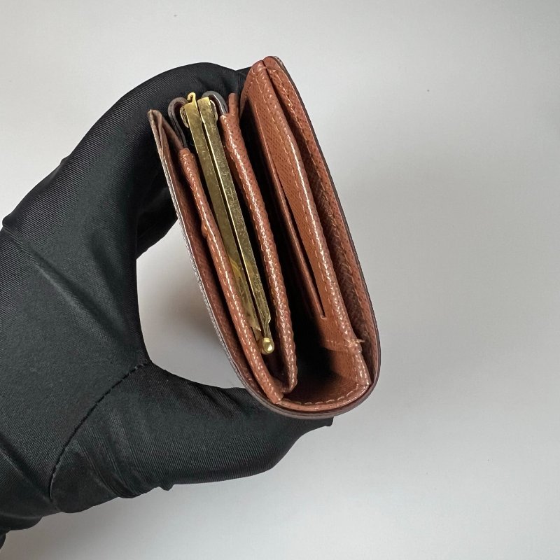 LV M61674  老花扣式中夾-3