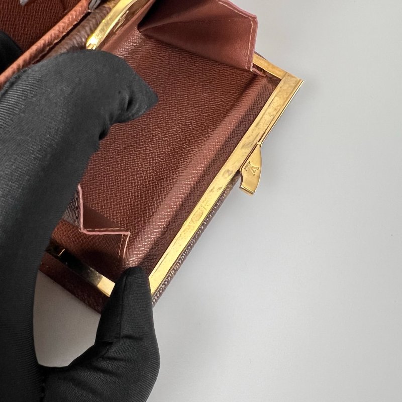 LV M61674  老花扣式中夾-6