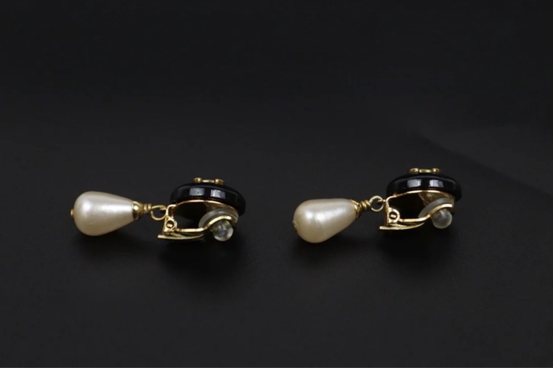 「JL精品代購」98新 Chanel 香奈兒 雙c 垂墜珍珠耳夾-2