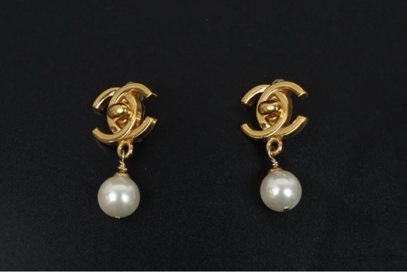 「JL精品代購」98新 Chanel 香奈兒 雙c 書包扣 垂墜珍珠-0