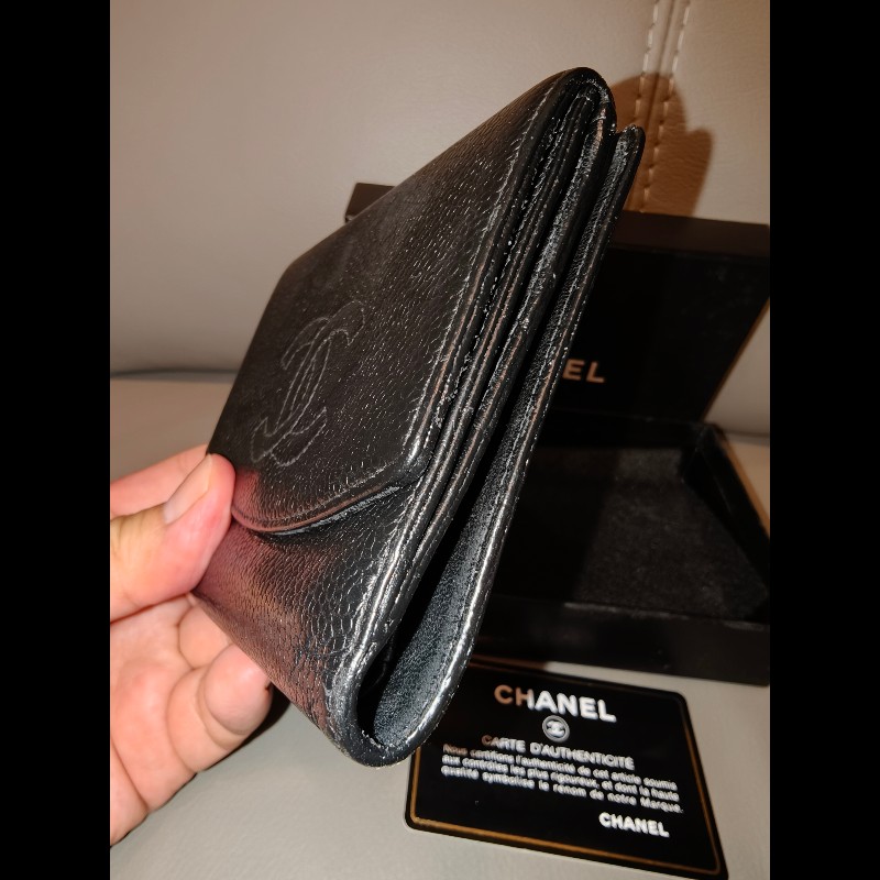 日本帶回中古狀況良好香奈兒短皮夾有附保卡絕版品，中古商品難免有使用痕跡，高標準請勿下標，謝謝-4