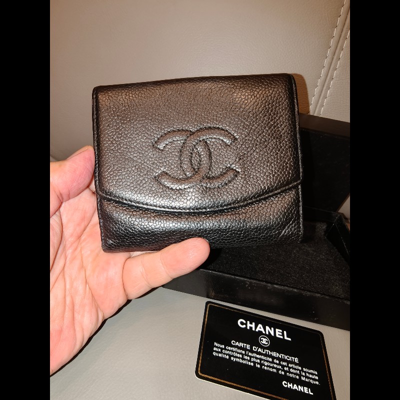 日本帶回中古狀況良好香奈兒短皮夾有附保卡絕版品，中古商品難免有使用痕跡，高標準請勿下標，謝謝-7