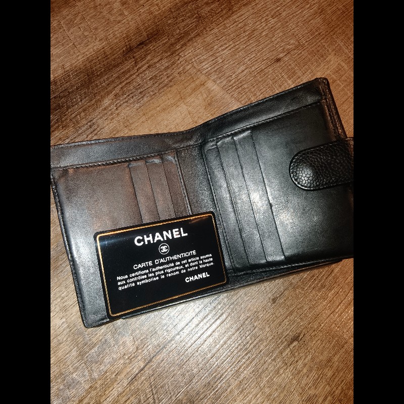 日本帶回中古狀況良好香奈兒短皮夾有附保卡絕版品，中古商品難免有使用痕跡，高標準請勿下標，謝謝-10