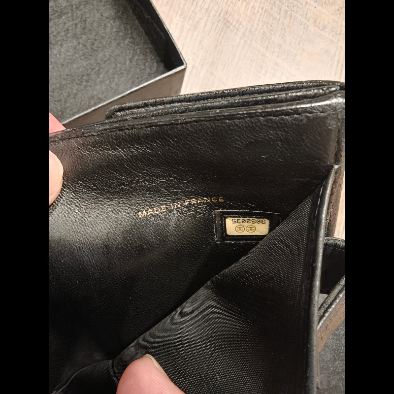 日本帶回中古狀況良好香奈兒短皮夾有附保卡絕版品,中古商品難免有使用痕跡,高標準請勿下標,謝謝-10