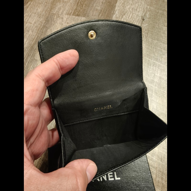 日本帶回中古狀況良好香奈兒短皮夾有附保卡絕版品,中古商品難免有使用痕跡,高標準請勿下標,謝謝-12