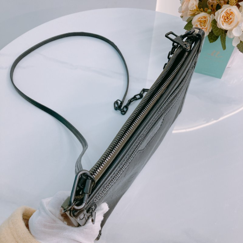 MS0429	Louis Vuitton 路易威登 影子包 二合一 信封包 牛皮 壓紋 黑色 綠色 斜背 Shadow Double Flat Messenger Calfskin Black and Green x PHW-10