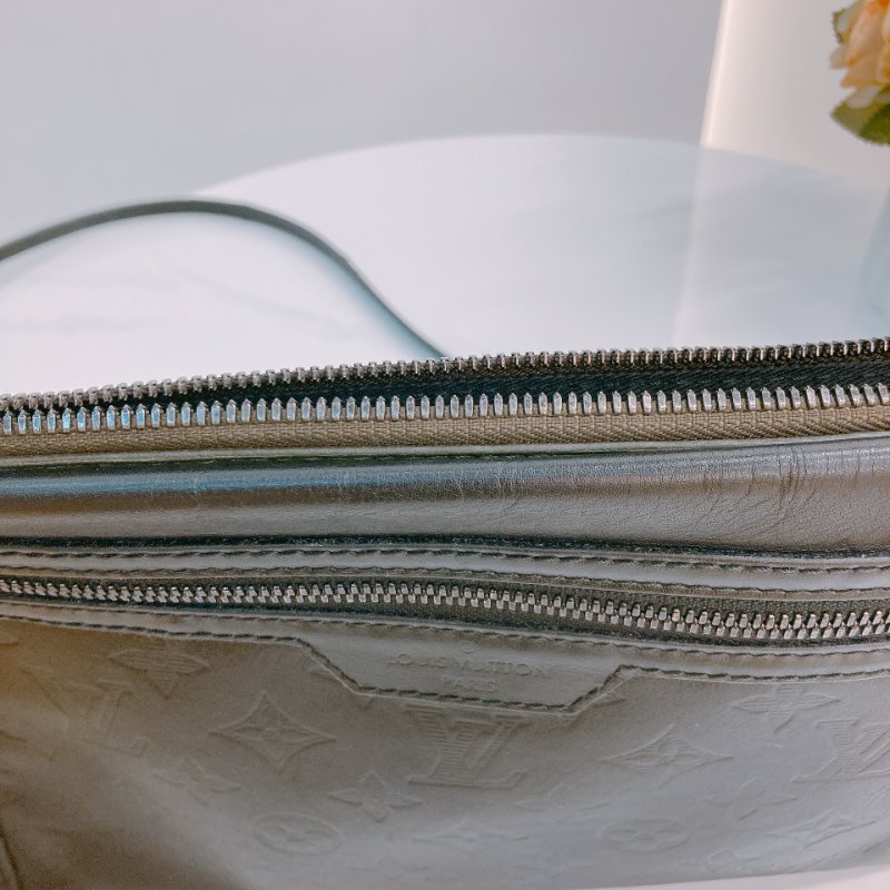 MS0429	Louis Vuitton 路易威登 影子包 二合一 信封包 牛皮 壓紋 黑色 綠色 斜背 Shadow Double Flat Messenger Calfskin Black and Green x PHW-13