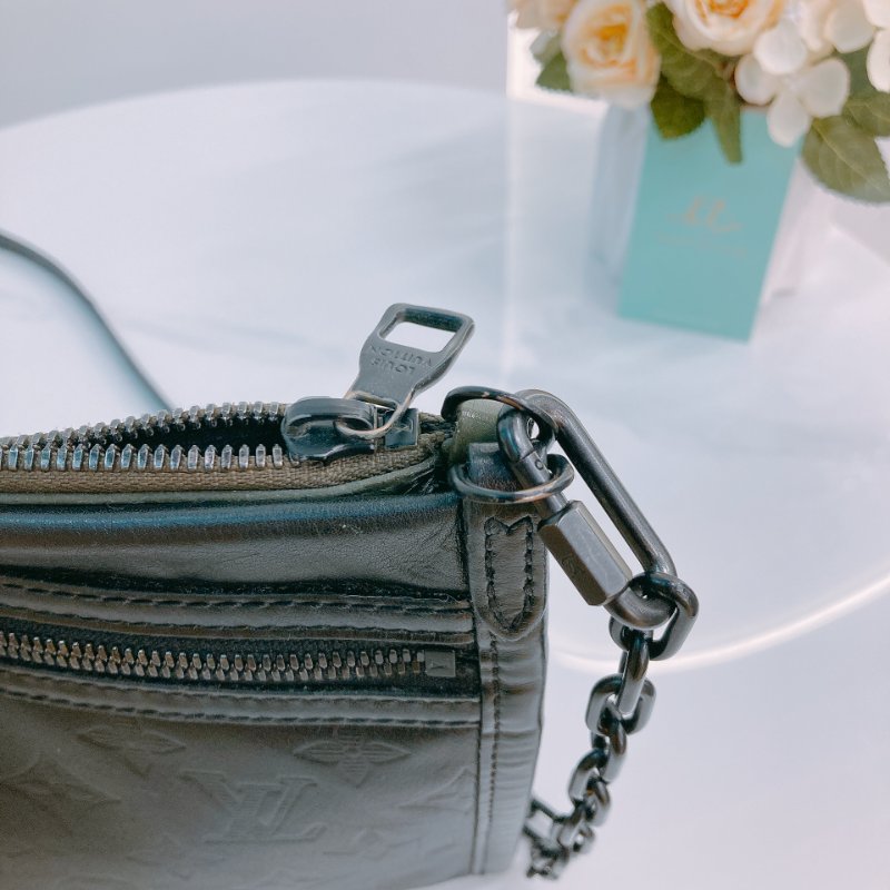 MS0429	Louis Vuitton 路易威登 影子包 二合一 信封包 牛皮 壓紋 黑色 綠色 斜背 Shadow Double Flat Messenger Calfskin Black and Green x PHW-14