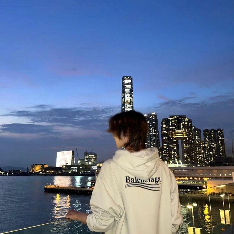 💎Han's house精品服飾💎Balenciaga 巴黎世家 可樂 LOGO 連帽 衛衣 帽T-1